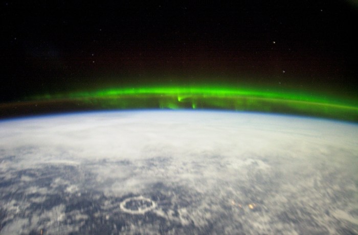 Sejarah Penemuan Aurora: Membongkar Misteri Cahaya Langit Malam