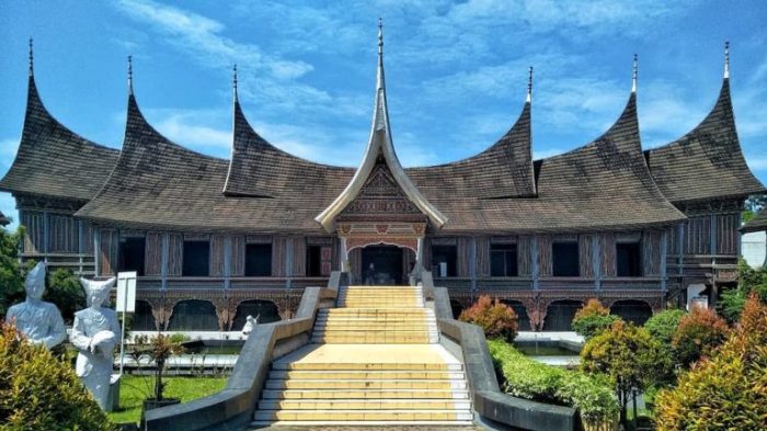 Tempat wisata religi di Padang Aro